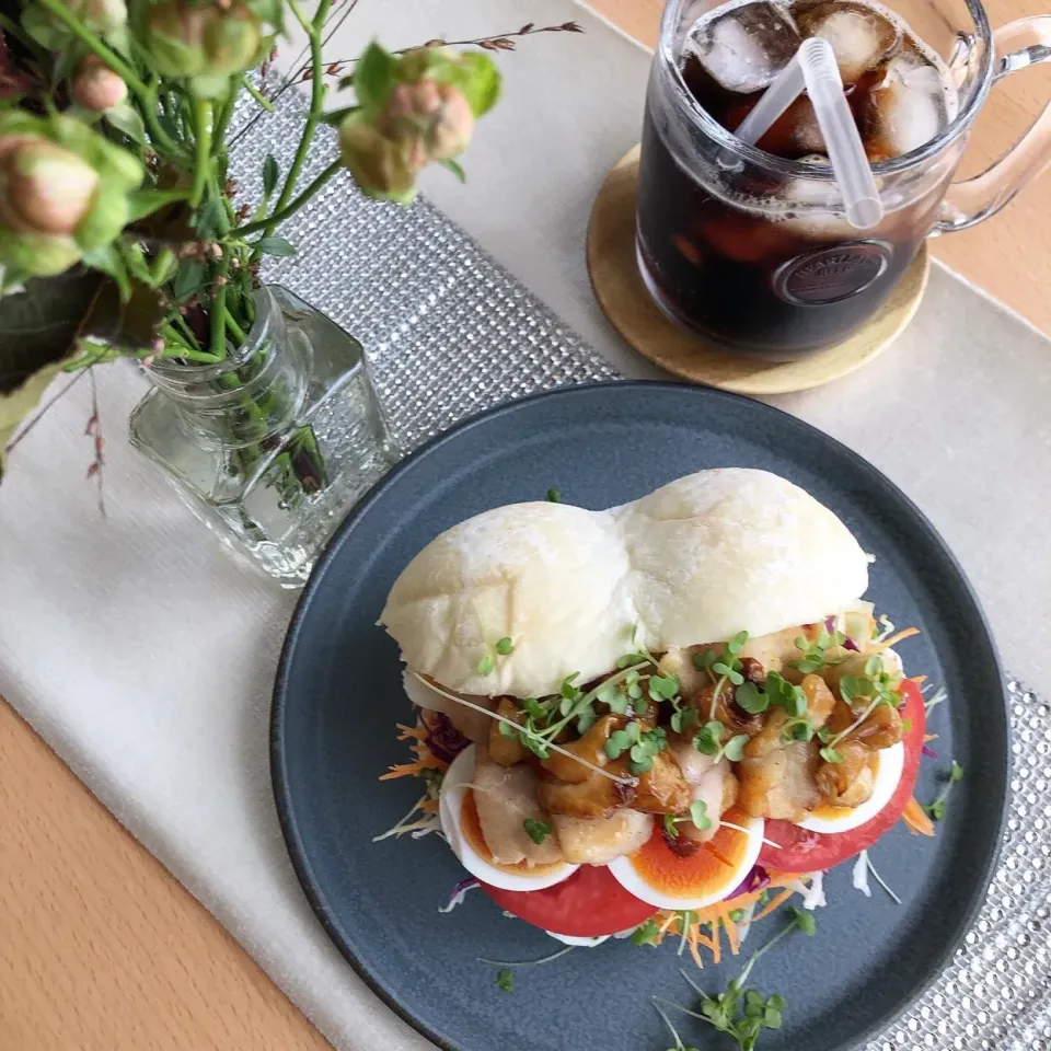 8/24❤︎塩ぼんじりと鶏皮焼き鳥&半熟たまごの白パンサンド❤︎|Makinsさん