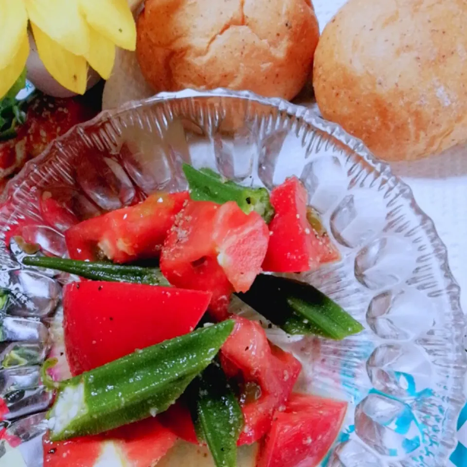 夜食〜トマトとオクラのマリネ😋😋😋

|ペンギンさん