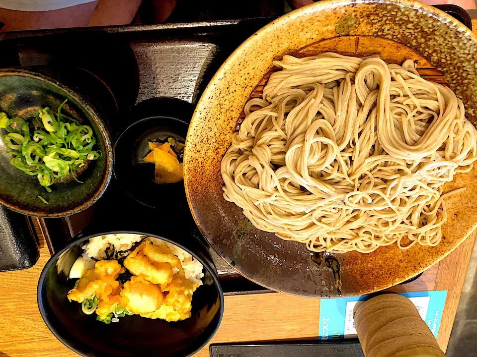 Snapdishの料理写真:ざる蕎麦と鷄天丼|コバやんさん