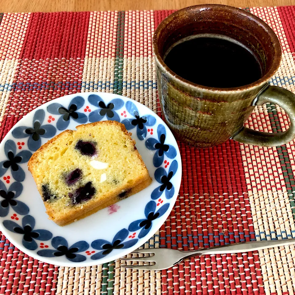 ブルーベリーとクリームチーズ のパウンドケーキ|まきまきさん