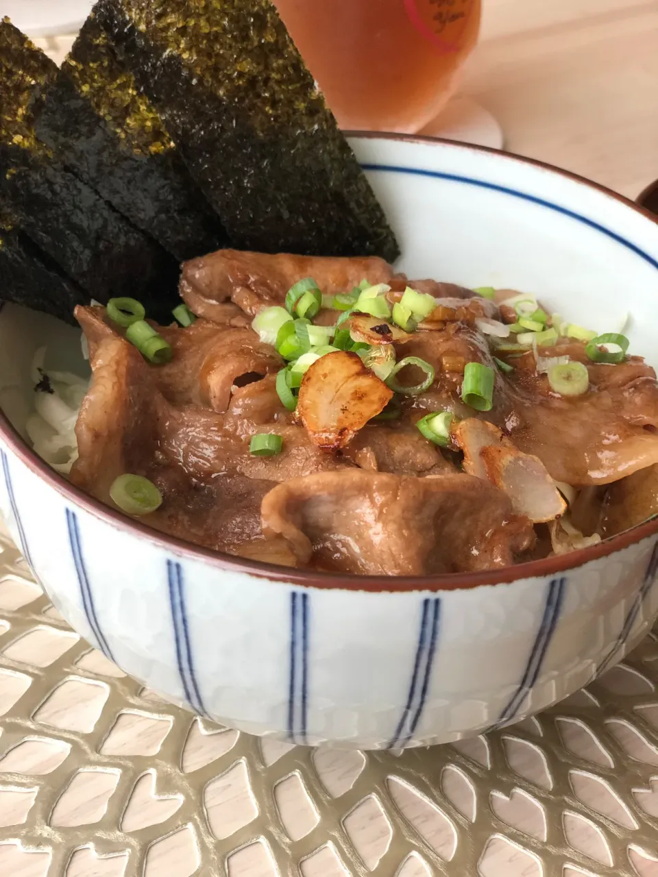 トンテキ丼|ひろさんとゆりさんさん