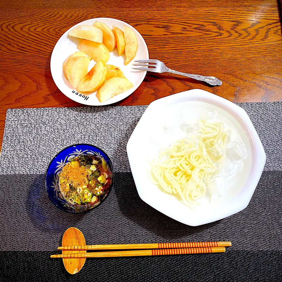 8月24日　朝ごはん　素麺、桃、|yakinasuさん