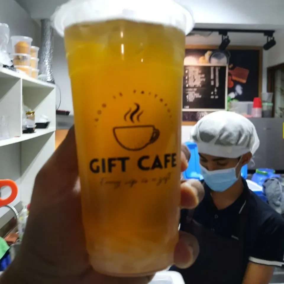 Snapdishの料理写真:HONEY LYCHEE FRUIT TEA|i am SALAD MANさん