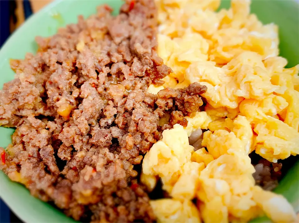 ちゃちゃっと2色丼！|ふくすけ食堂さん