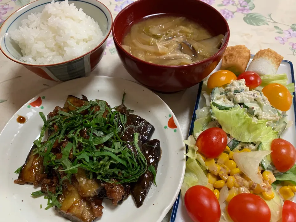 朝ごはん、茄子肉味噌炒め、竹輪、ミニトマトサラダ|Isimura Hidekiさん