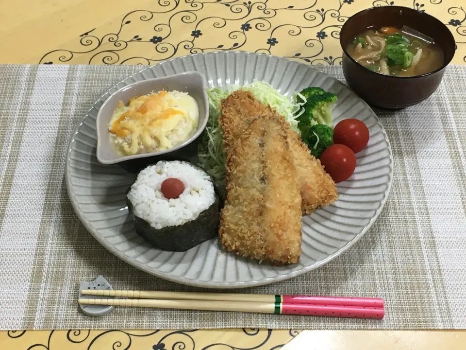 Snapdishの料理写真:アジフライとエビのミニグラタン〜夕飯|チムニーさん