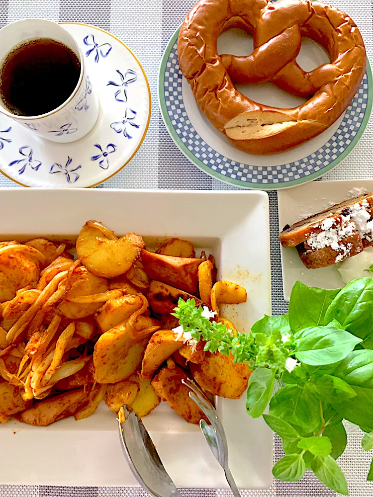 ドイツ風な🇩🇪朝ごはん🥔🥨|シュトママさん