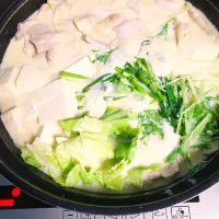 Snapdishの料理写真:韓国風水餃子の豆乳チゲ|むーくんママさん