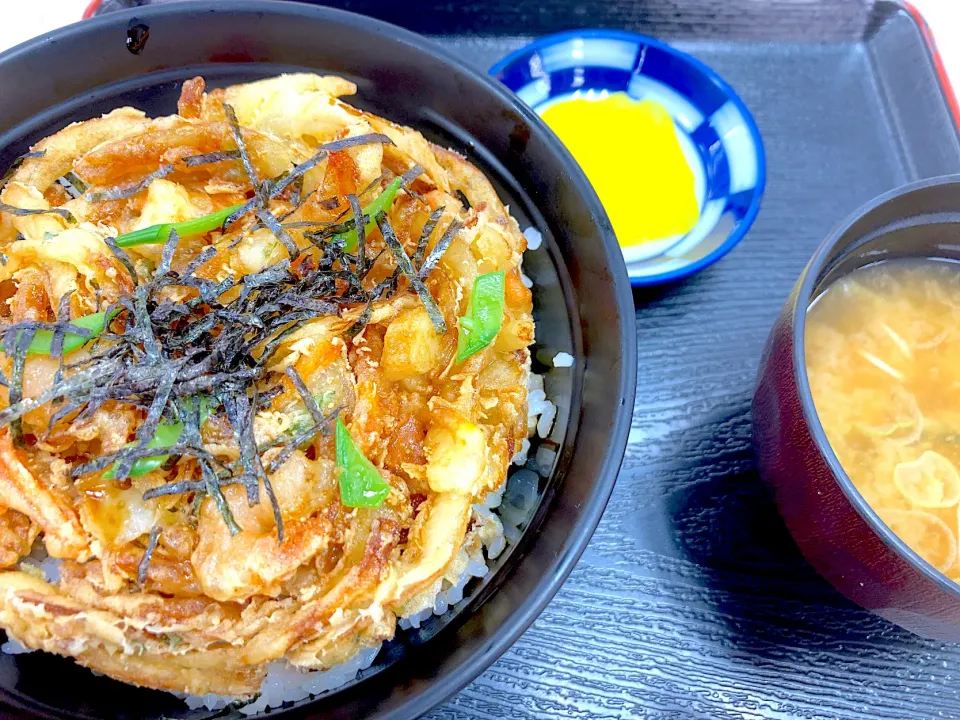 Snapdishの料理写真:海鮮かき揚げ丼|utayataさん