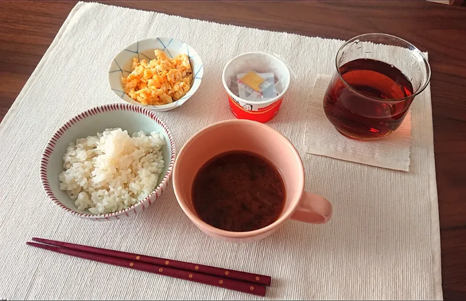 ごはん
納豆
炒り卵
大根の味噌汁|oneiさん