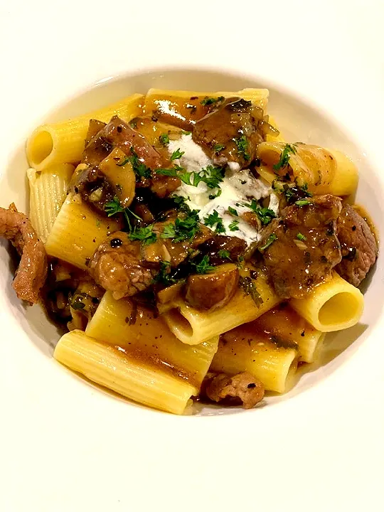 Penne Beef & Mushroom Stroganoff|Nerine by Eisyaramlanさん