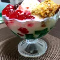 Snapdishの料理写真:My halo halo|Minjellv Perolina Fernanadezさん