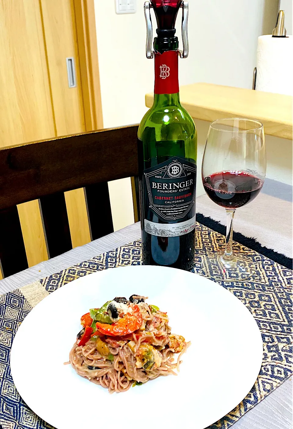 Pasta Cooked in Red Wine😝Beringer Cabernet Sauvignon|Jaimie Alvarezさん