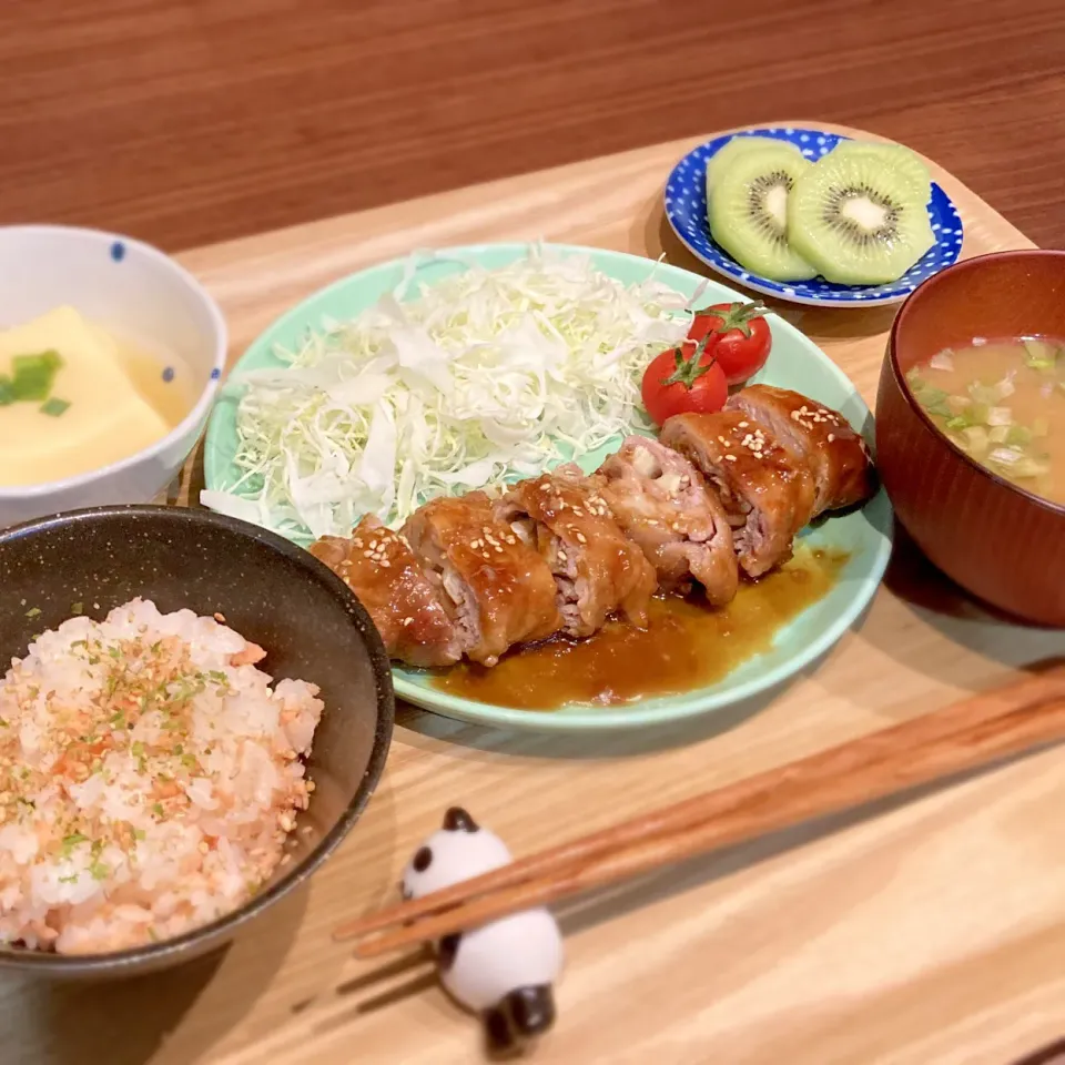 Snapdishの料理写真:ブリーチーズの肉巻き🧀|はるさん