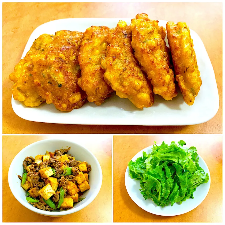 Dinner’s menu: stir fry beef and tofu with tomato + sambal sauce and shishito, fresh lettuce, and corn pancakes|MI 「いどりす」さん