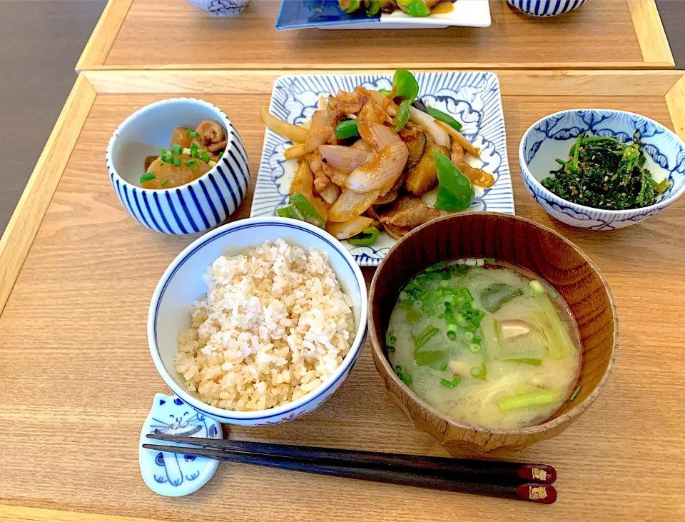 大根と鶏肉の煮物　ピーマンとナスのスタミナ炒め　ほうれん草の胡麻和え　お味噌汁　発芽玄米|NAKATAさん