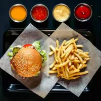 Snapdishの料理写真:Burger and French fries Combo