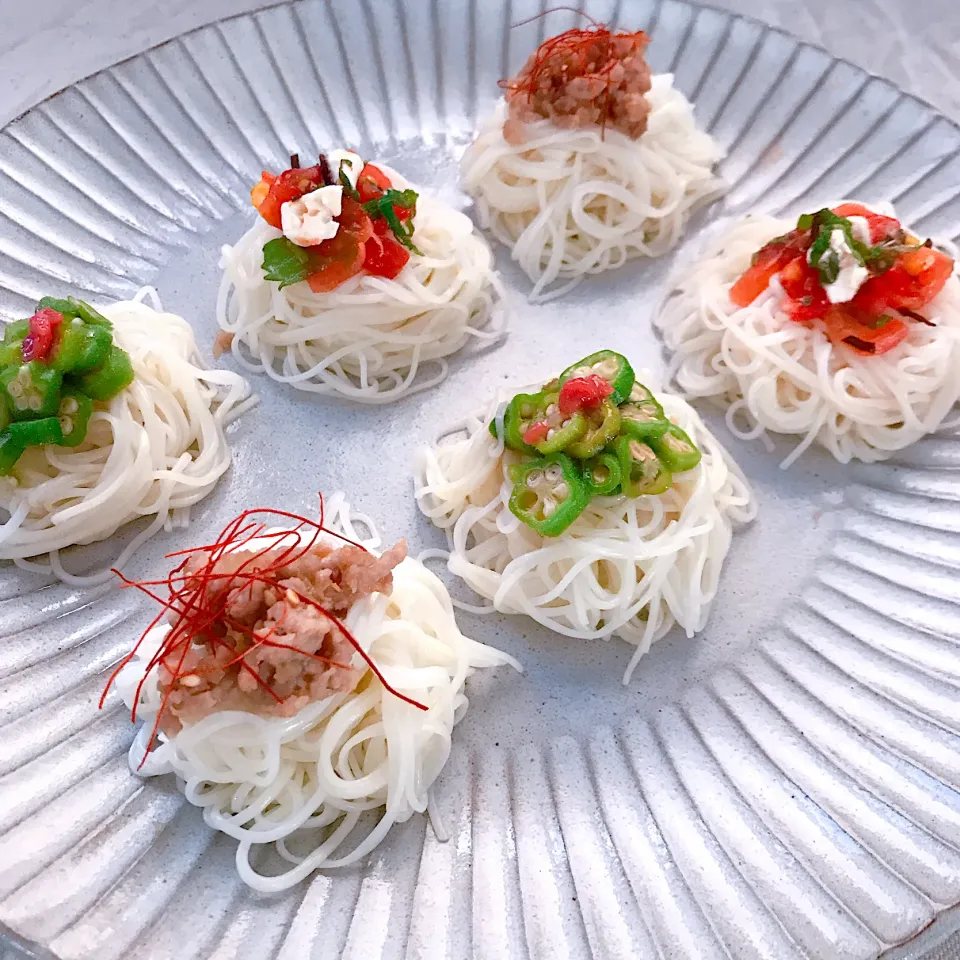 Snapdishの料理写真:卯月さんの料理 オクラのぶっかけ　トッピング素麺.｡.:*･゜|めぐぐさん