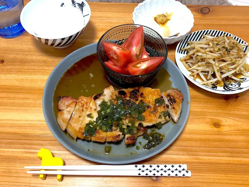 Snapdishの料理写真:豚ロース肉のネギ南蛮|saknさん