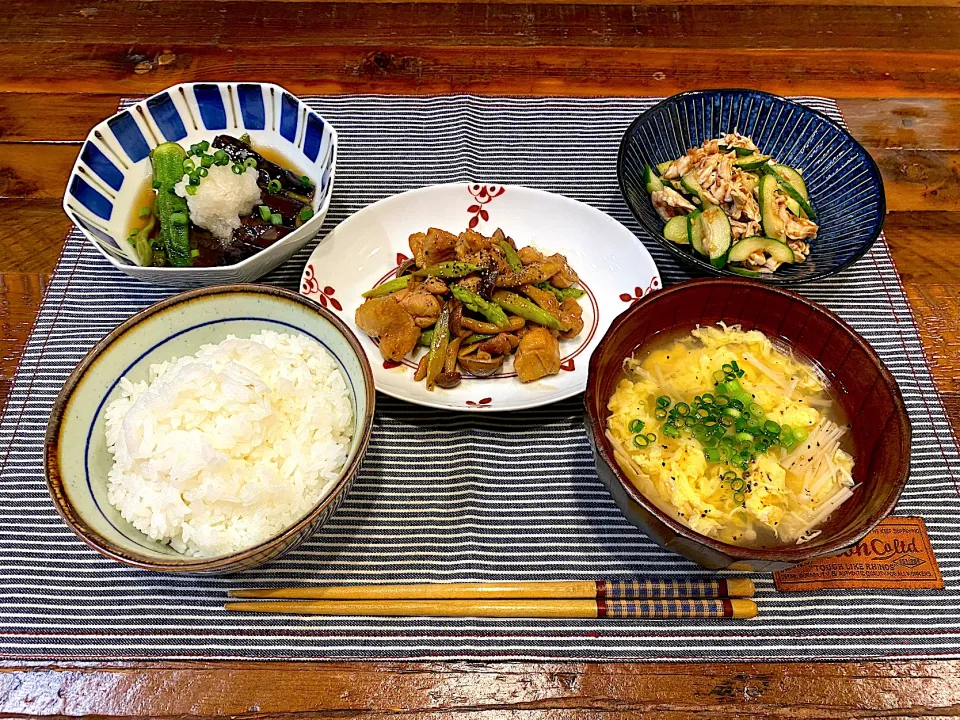 鶏モモとアスパラのバター醤油炒め.卵とエノキの中華スープ.夏野菜の揚げ浸し.鶏ササミと胡瓜の梅肉和え|kaeさん