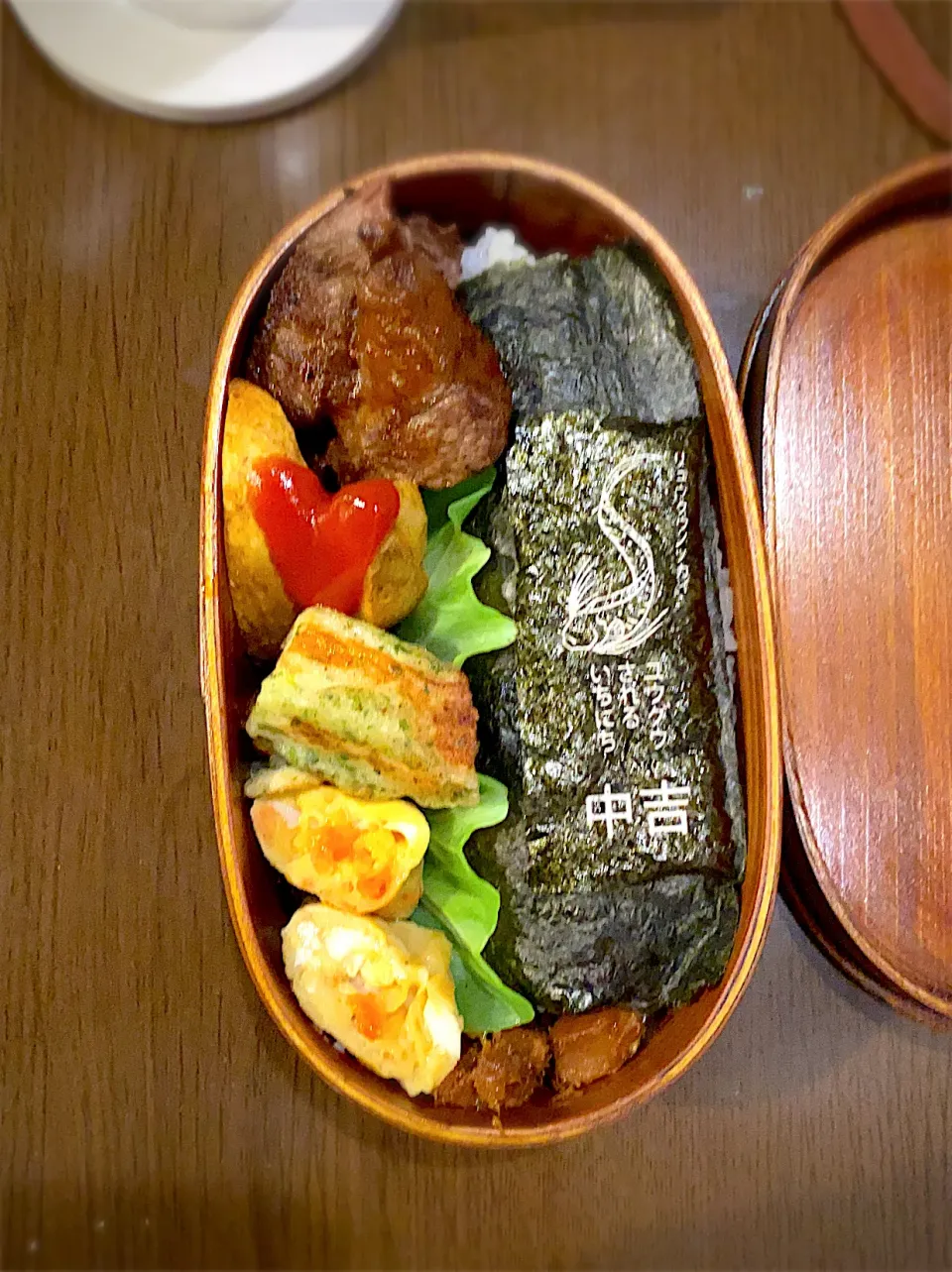 お弁当🍱　ビーフステーキ　フライドポテト　竹輪の磯辺揚げ　干し海老の出し巻き卵　鮪佃煮　鰹の浅炊きの海苔弁|ch＊K*∀o(^^*)♪さん