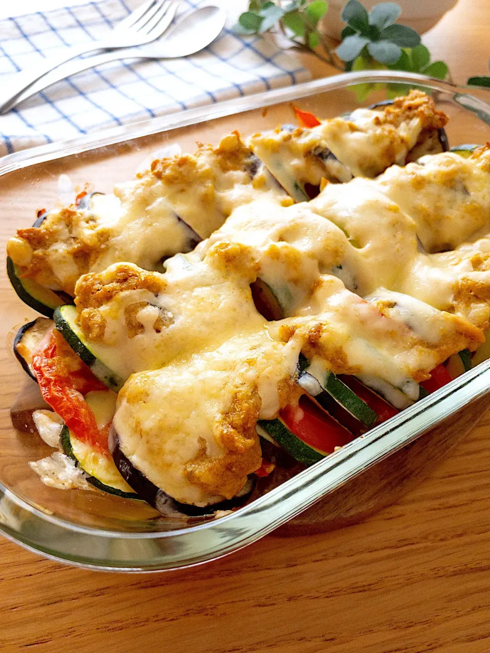 🆔397381                                                                  #なすとズッキーニとトマトのカレーツナマヨチーズ重ね焼き 💕|ともきーた (伊藤 智子)さん