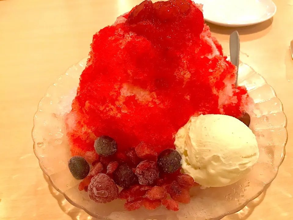 ごほうびかき氷いちご🍓🍧|K N 3さん