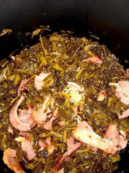 seasoned collard greens with ham garlic onion|Lou S. Alexanderさん