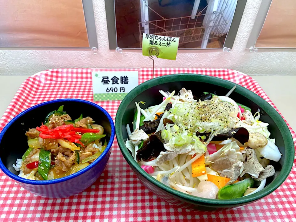 Snapdishの料理写真:金曜日限定　厚別ちゃんぽん麺＆ミニ丼セット|nyama1さん