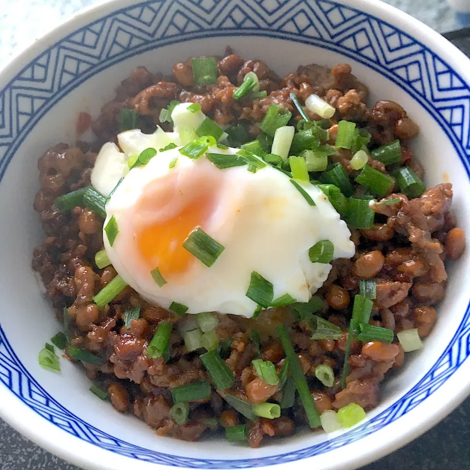 スタミナ納豆ひき肉丼|kennyさん