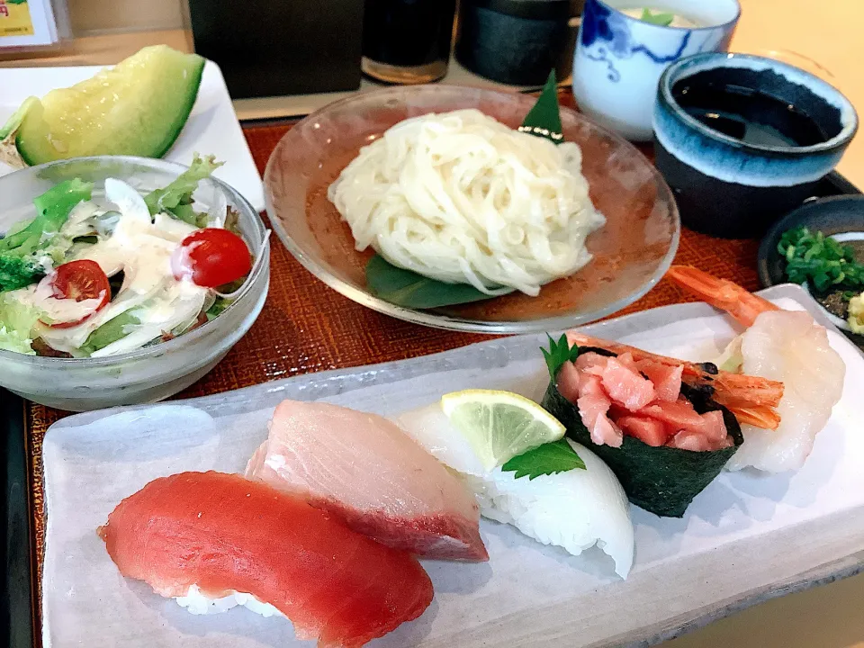 ここのランチもなかなか美味しい😋|アライさんさん