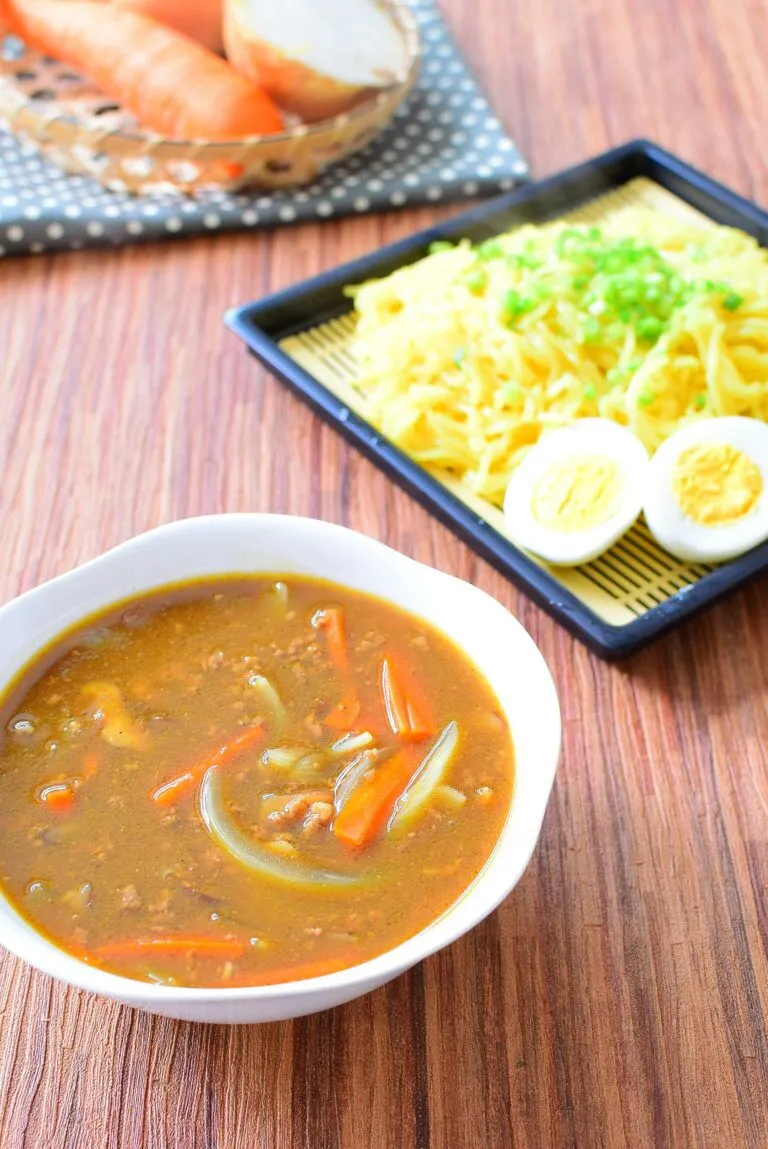 具だくさん！カレーつけ麺のレシピ|アマイモノ・クウ蔵さん