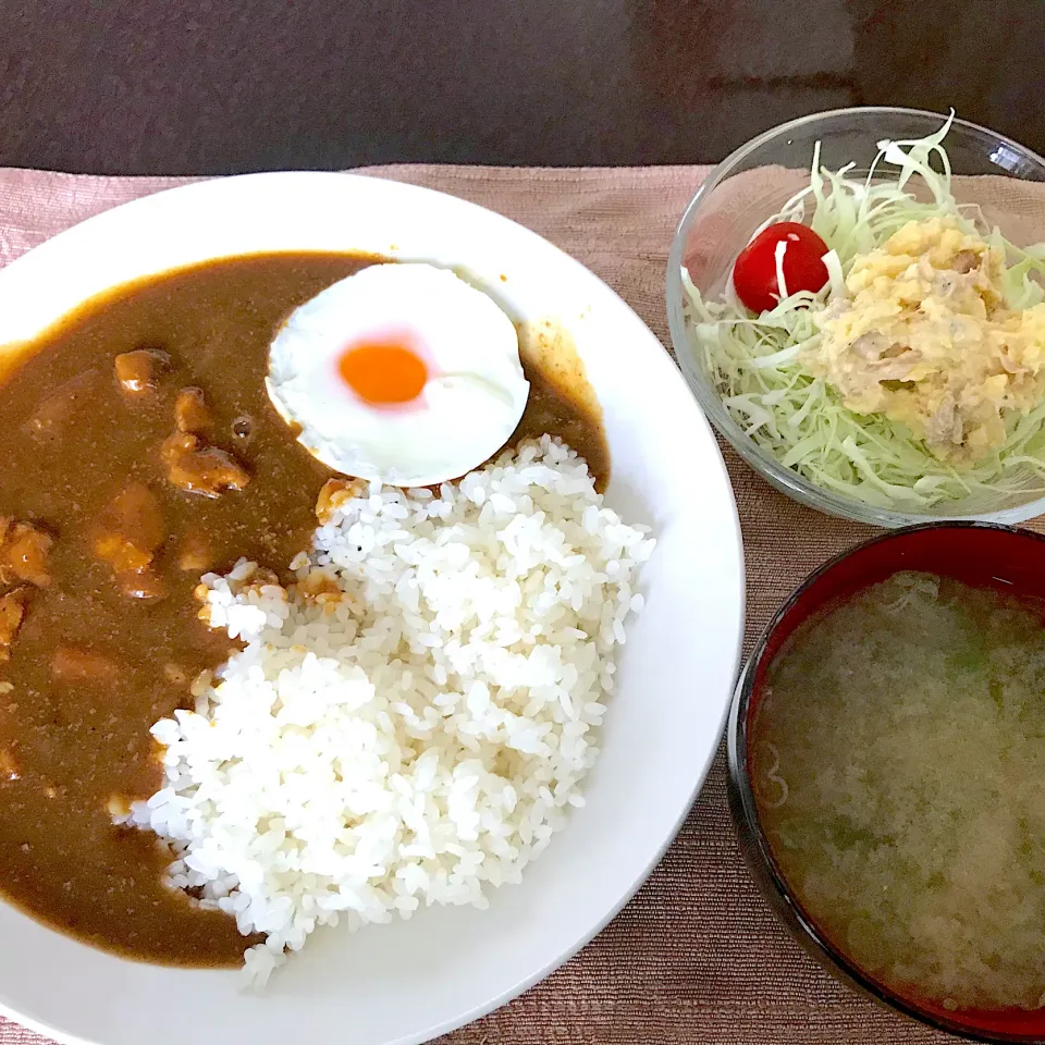 チキンカレー、ツナポテトサラダ、ワカメ汁|純さん