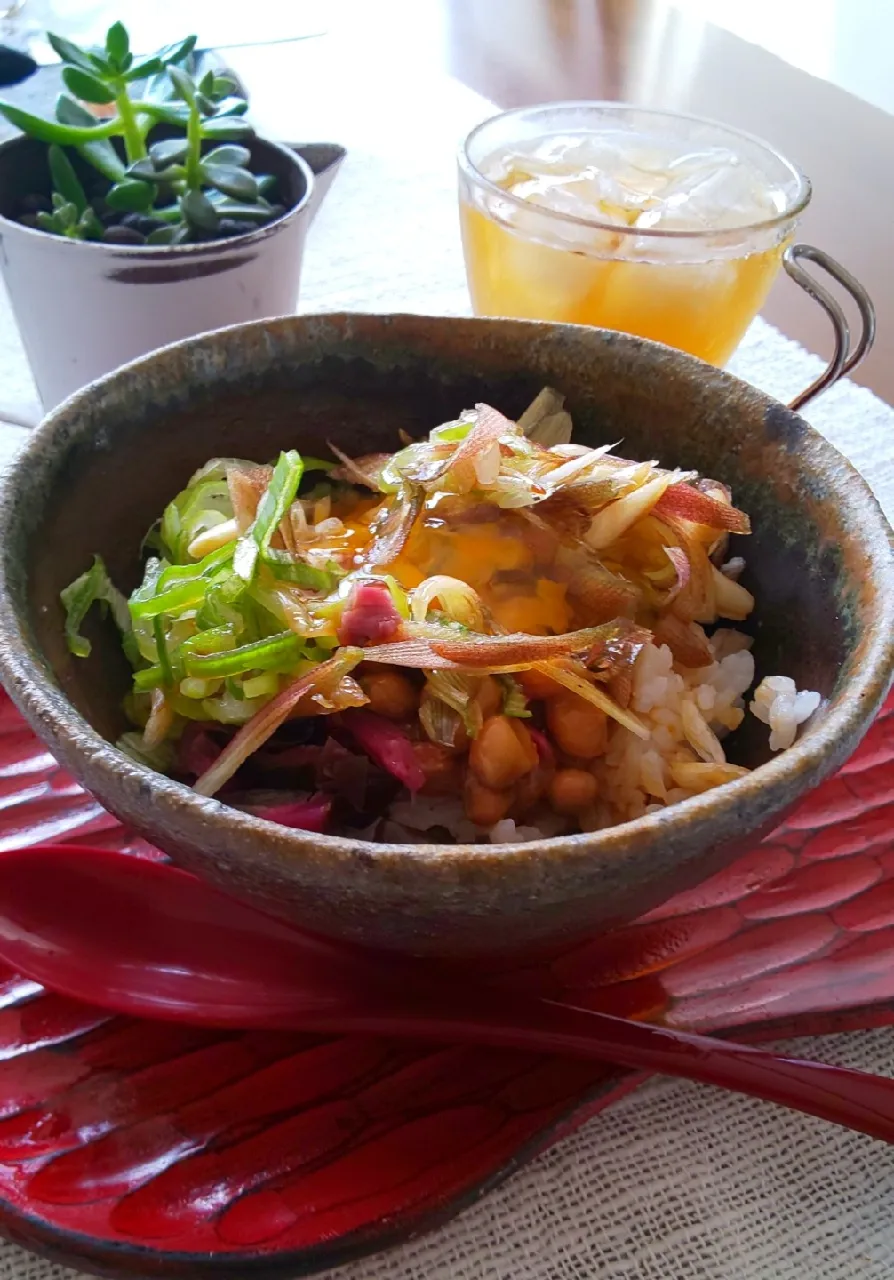 丼納豆ご飯で朝食|miyuki🌱さん