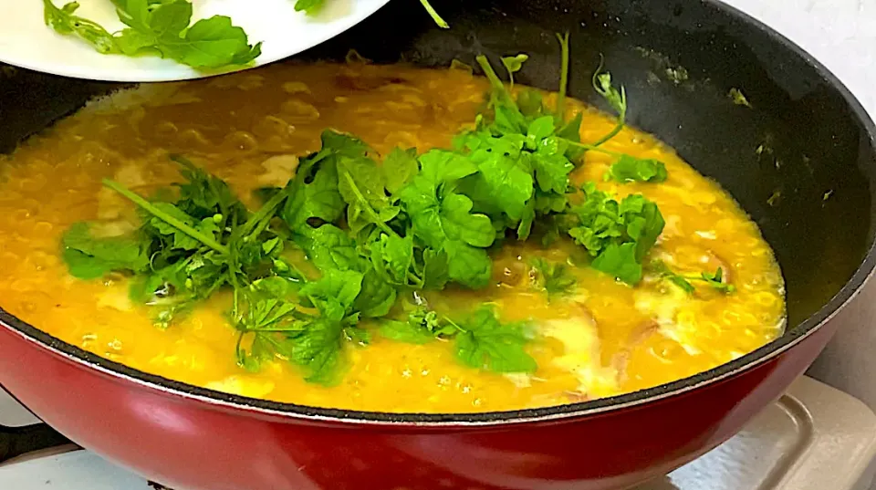 Filipino Corn soup with Bitter Gourd Tops|Laarni Nabongさん