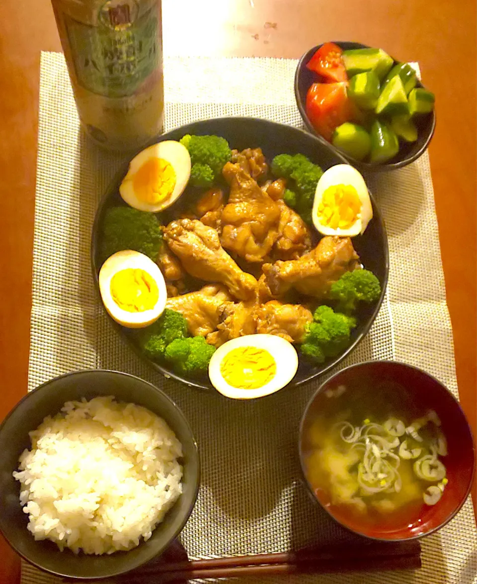 Today's dinner🍴ﾄﾏﾄの減塩こんぶ茶がけ&胡瓜の浅漬け･鶏のさっぱり煮･白飯･わかめのお味噌汁|🌈Ami🍻さん