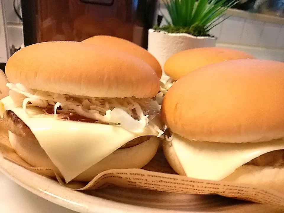 チーズバーガー(朝ごパン🍴🍳🍞🍌)|みどりさん