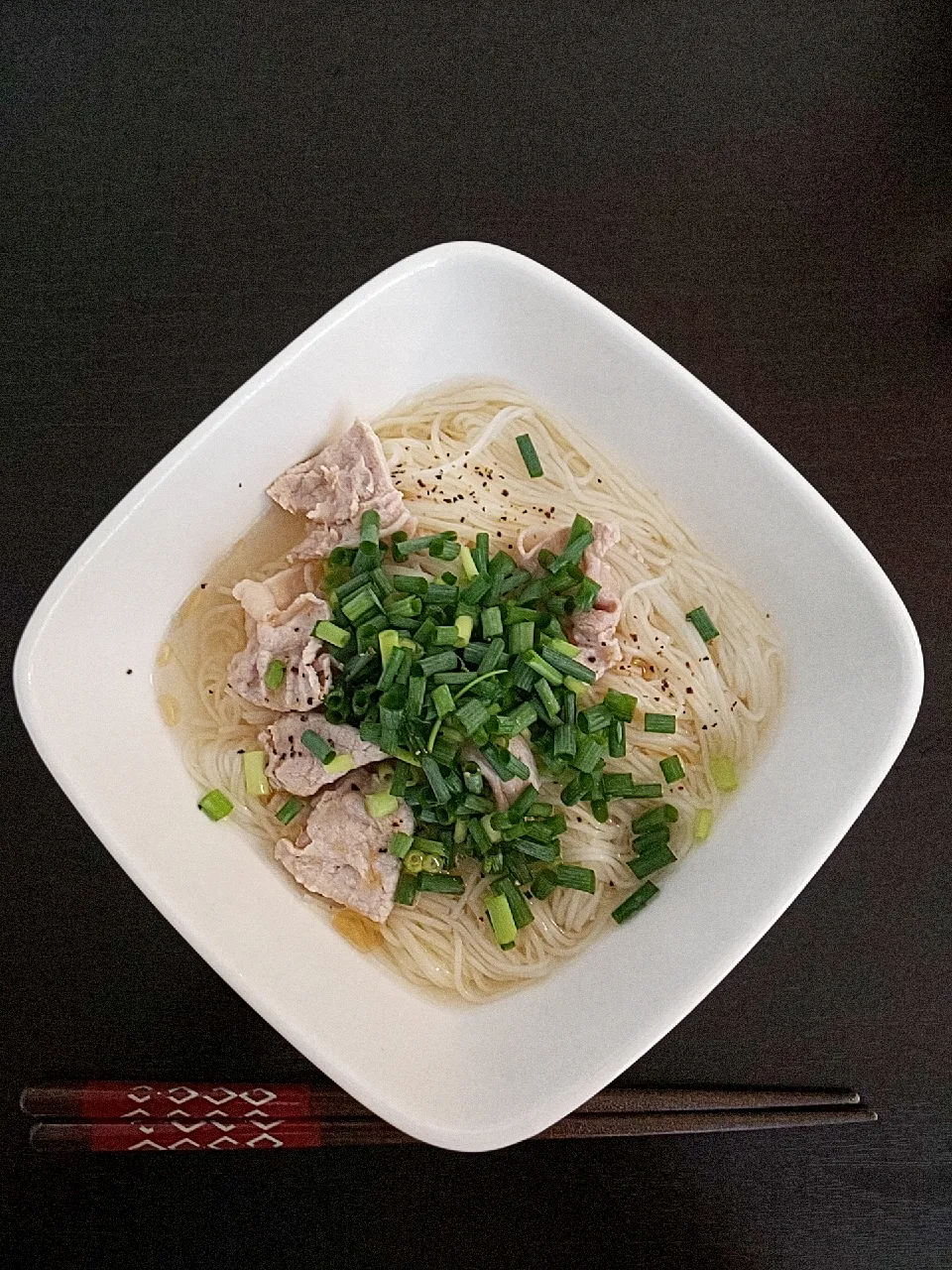 ごま油香る♪ぶっかけ豚ネギ塩そうめん|seaskyさん