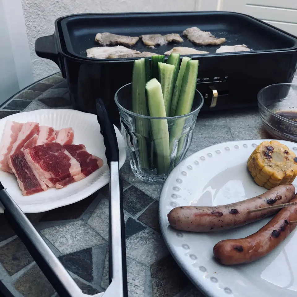 Snapdishの料理写真:ウッドデッキでプチBBQ🍖(*´꒳`*)|AKUBI*:ஐ(●˘͈ ᵕ˘͈)さん