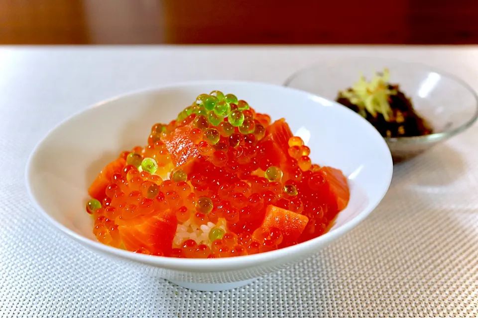 アスタキサンチン丼とフコキサンチン黒酢|かおるさん