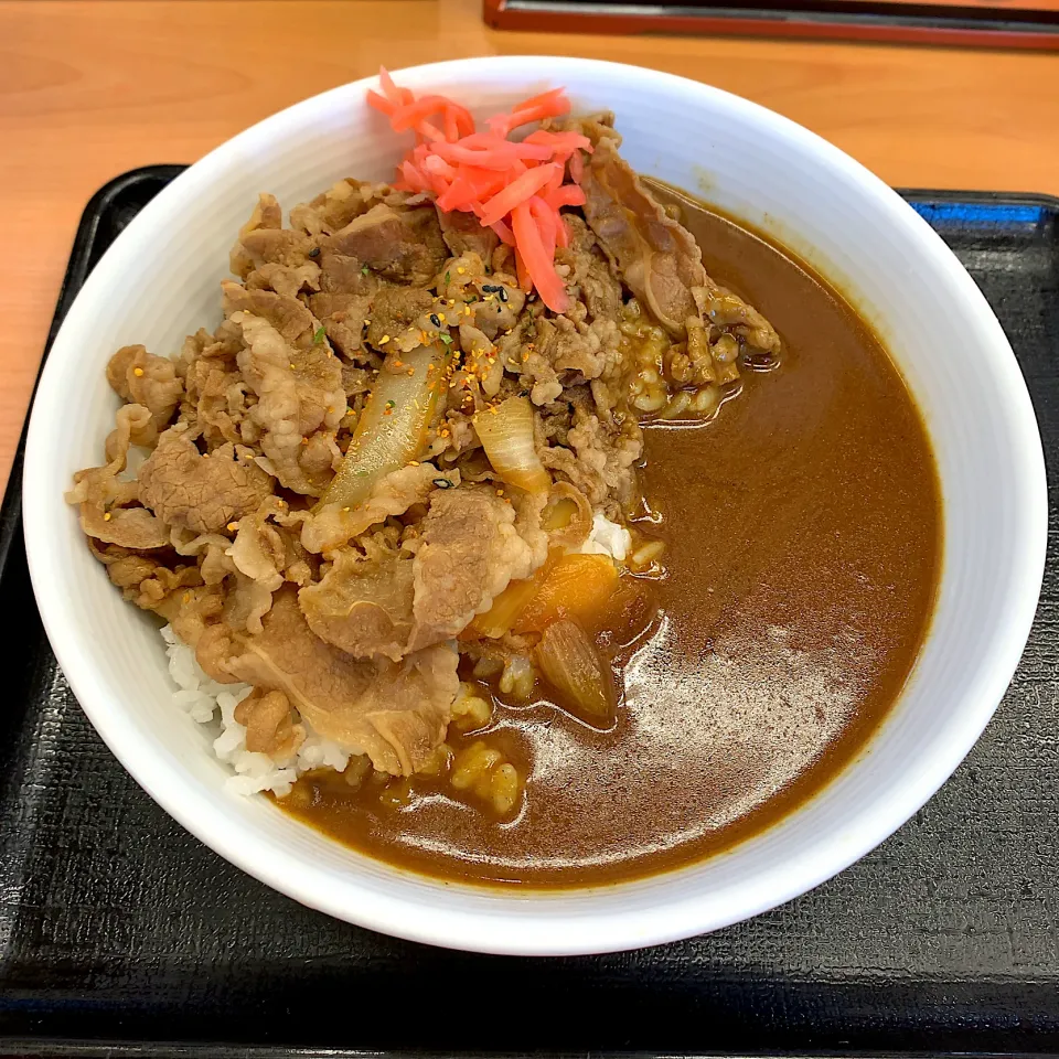 肉だく牛カレー🍛|るみおんさん