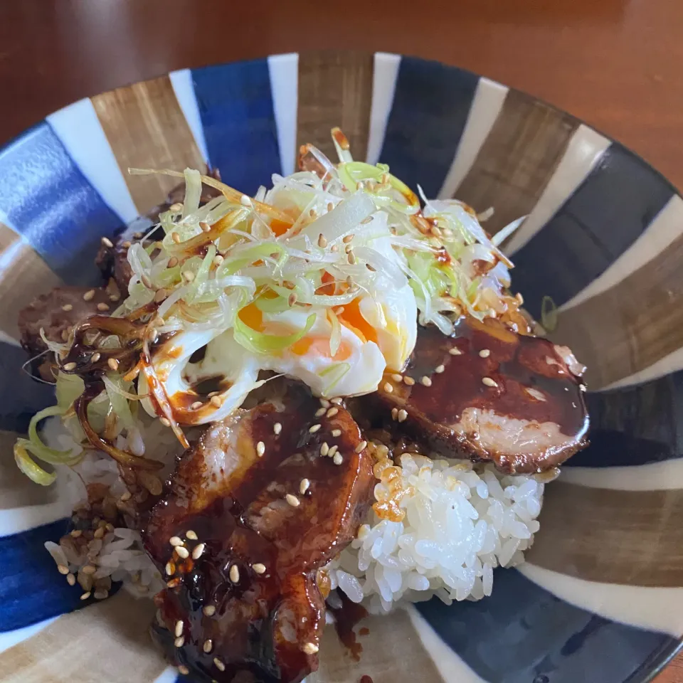 圧力鍋で簡単！チャーシュー丼|じもんちゃんさん