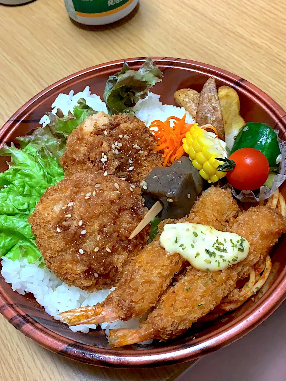 トンカツエビフライお弁当|爰音さん