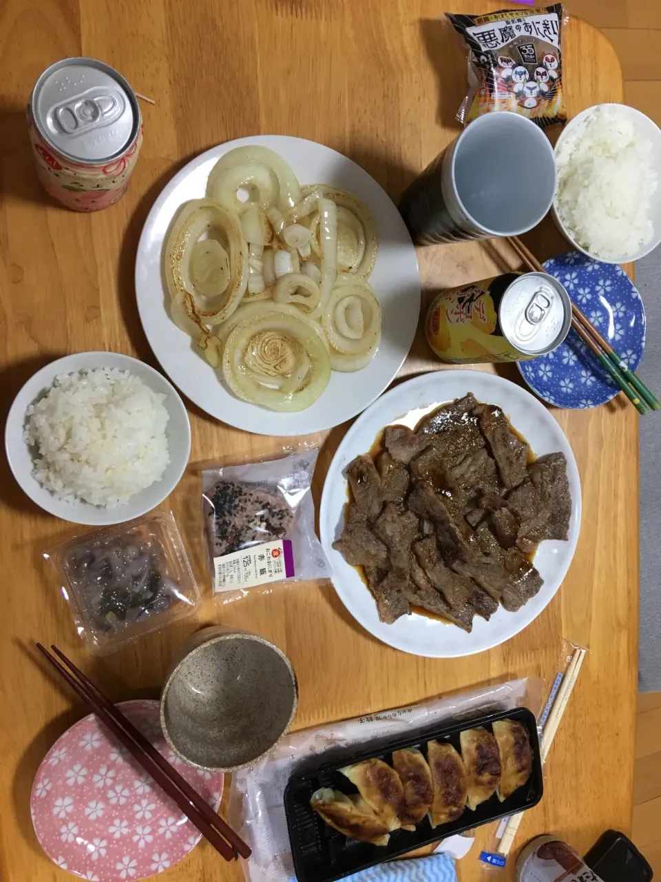 お肉と玉ねぎ焼いただけ☺️|honeyさん