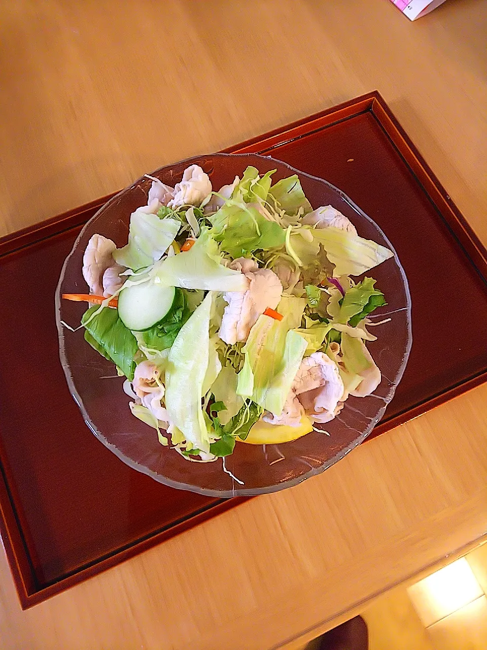 Snapdishの料理写真:冷しゃぶサラダうどん|あきよさん