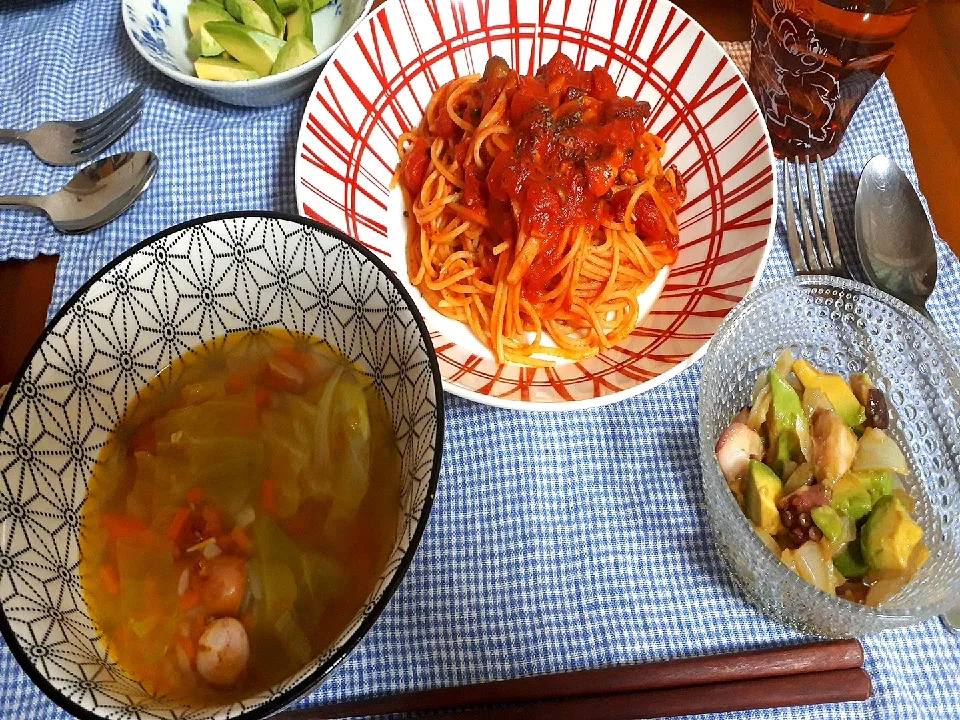 タコとしめじのトマトソースパスタ|ぽぱいさん