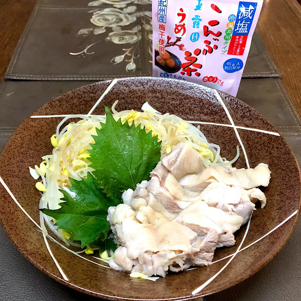 ボイルド鶏もも肉＊減塩うめこんぶ茶🌺|henryさん