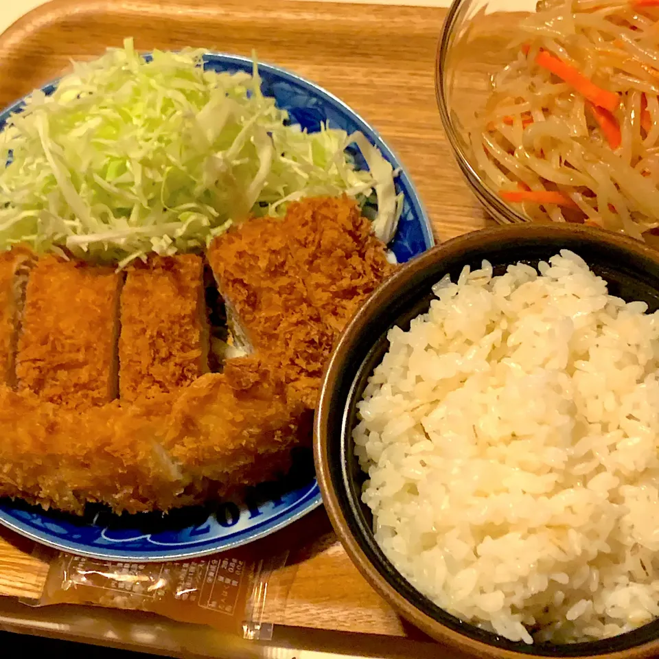 Snapdishの料理写真:トンカツ定食(◍•ڡ•◍)❤|いつみさん