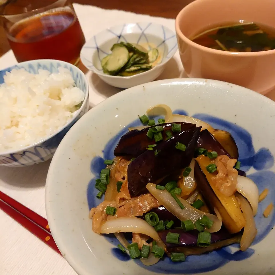 ごはん
豚小間と茄子の炒めもの
きゅうりのマヨネーズ和え
水菜と舞茸のお清まし|oneiさん