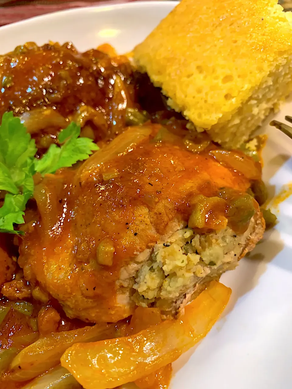 Stuffed PorkChops with Homemade sliced cornbread on the side. 😋|Alma's Home Kitchenさん